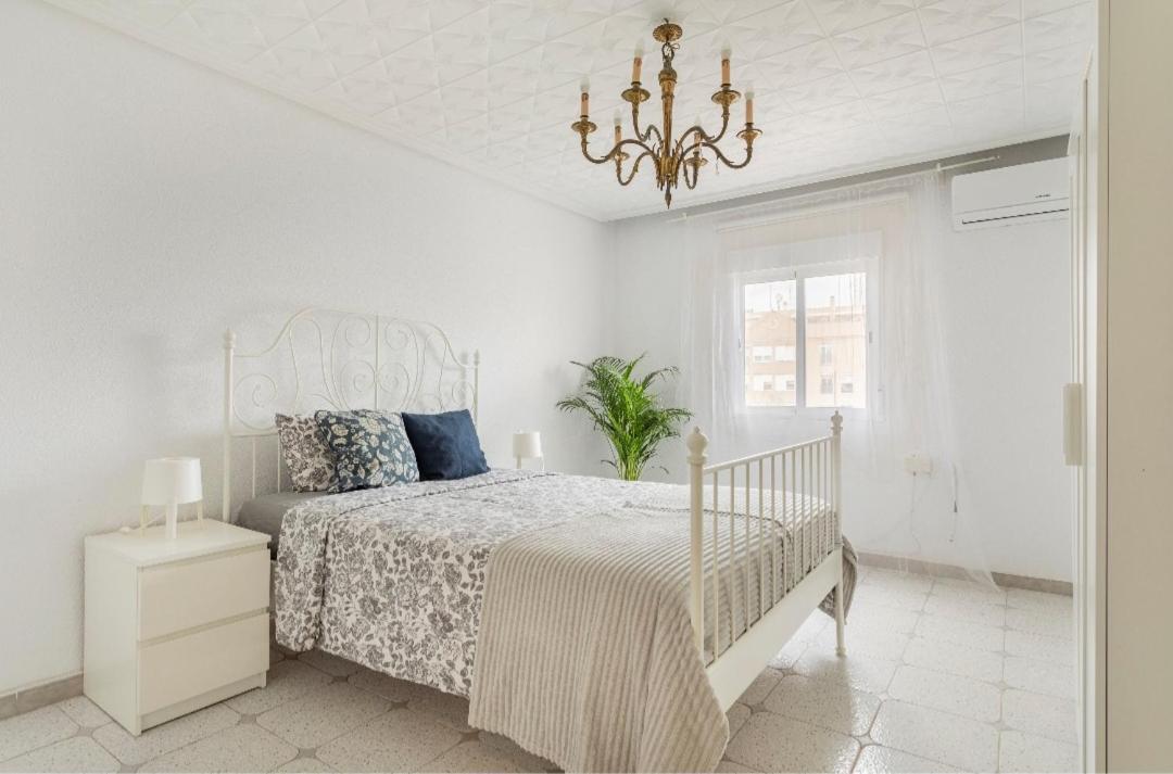 ולנסיה Holiday&Vacations Apartment On The Beach מראה חיצוני תמונה