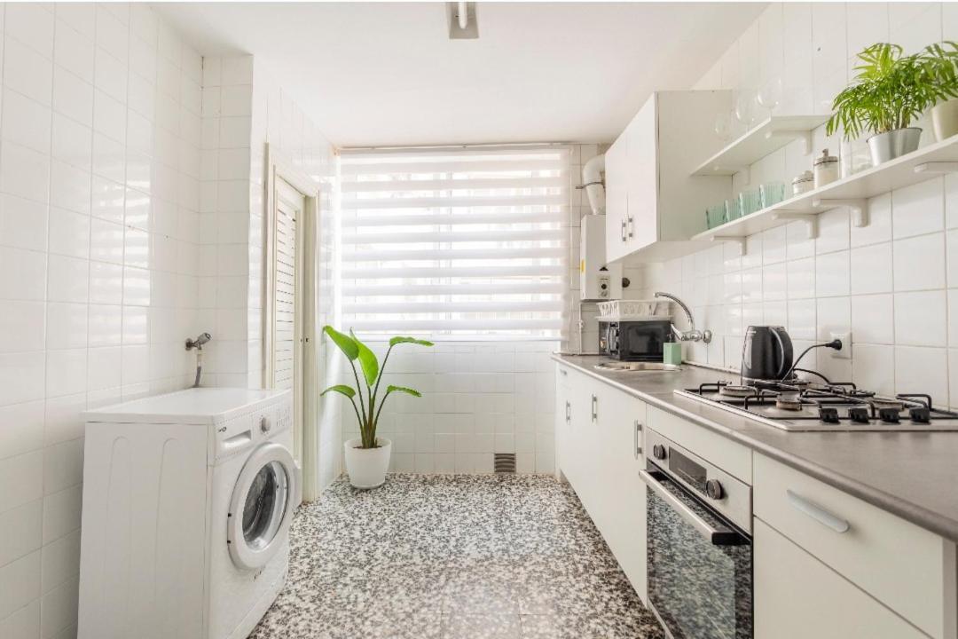 ולנסיה Holiday&Vacations Apartment On The Beach מראה חיצוני תמונה